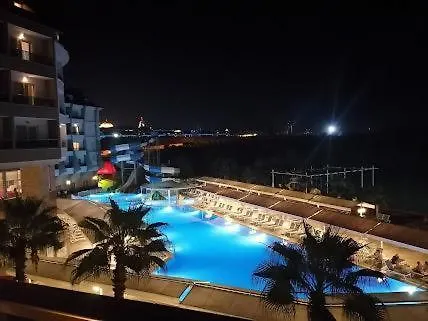Ramada & Golf شقة